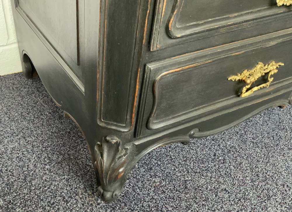 PAINTED FRENCH CHEST OF DRAWERS  View VI
