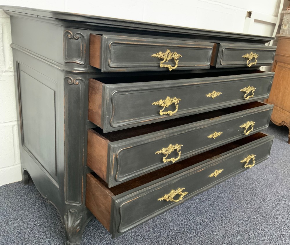 PAINTED FRENCH CHEST OF DRAWERS  View VIII