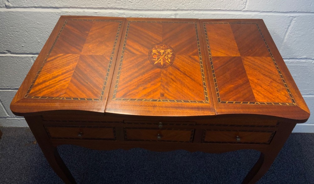 FRENCH MAHOGANY MARQUETRY DRESSING TABLE  View III