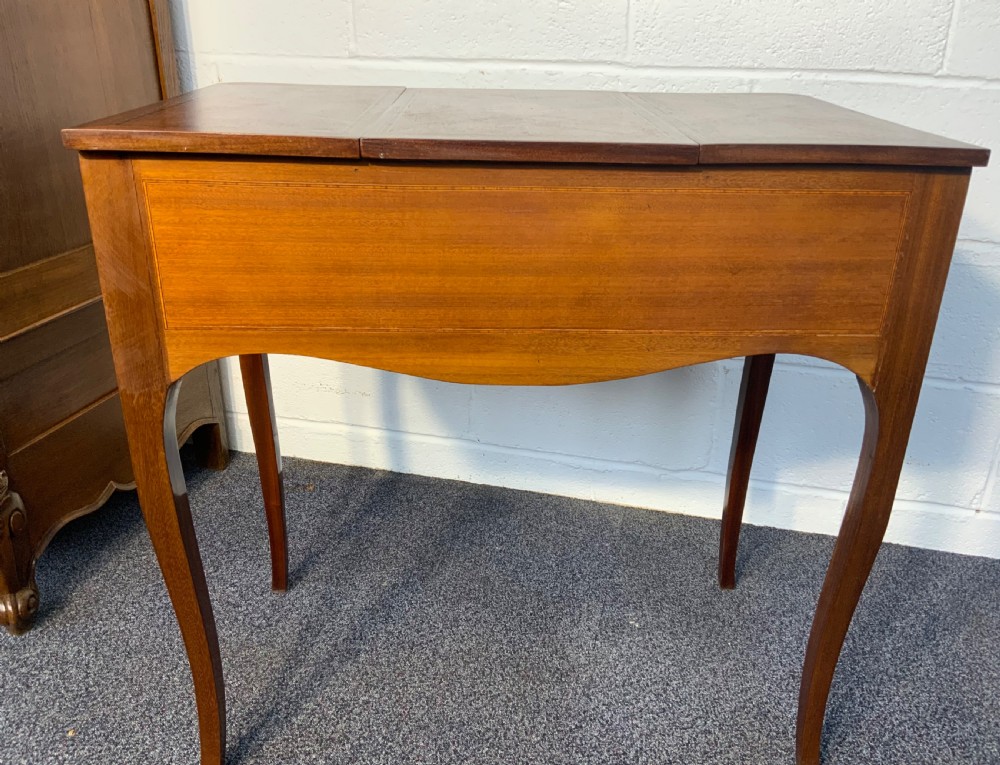 FRENCH MAHOGANY MARQUETRY DRESSING TABLE  View X