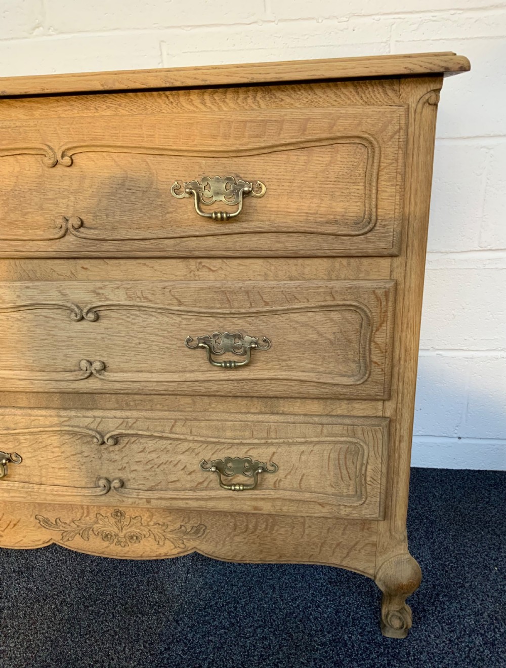 CARVED FRENCH BLEACHED OAK CHEST OF DRAWERS  View V