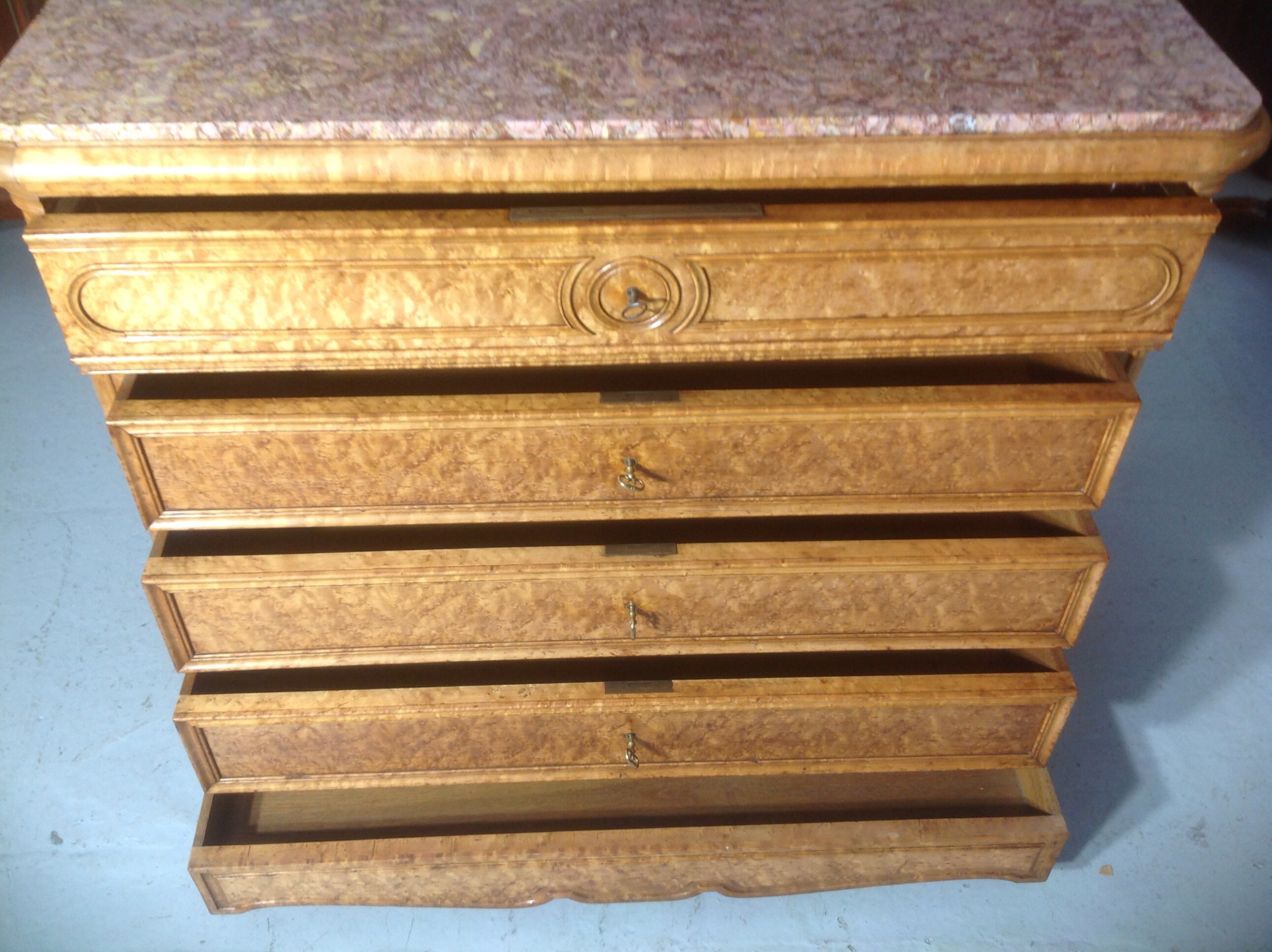 Detail View 10