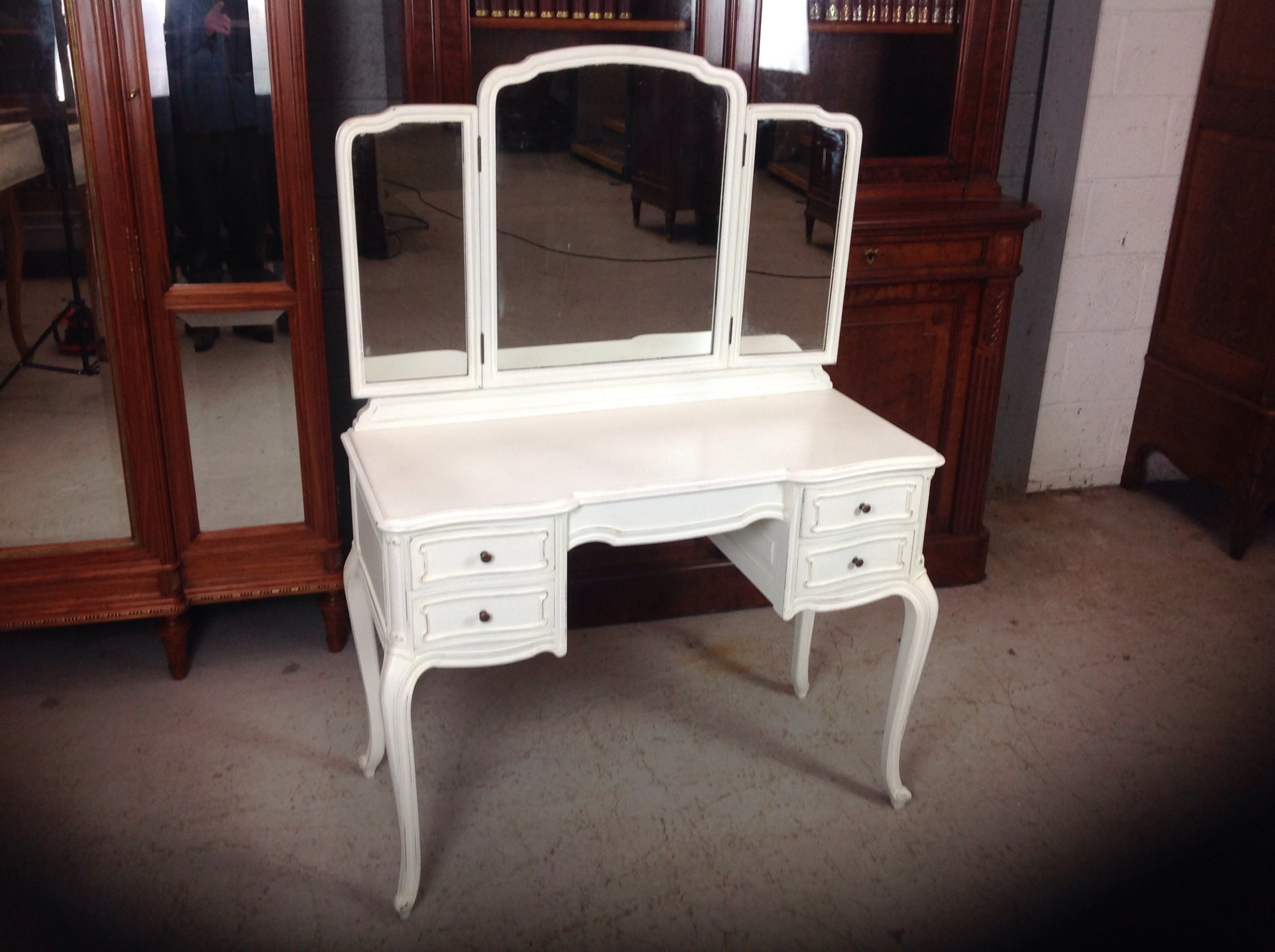 painted french dressing table - CATEGORY: ANTIQUE DRESSING TABLES - DATED 1920