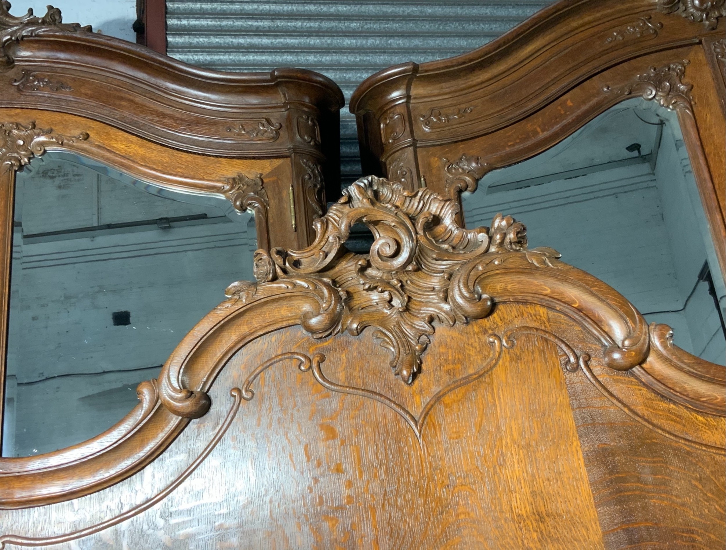 Detail View 12