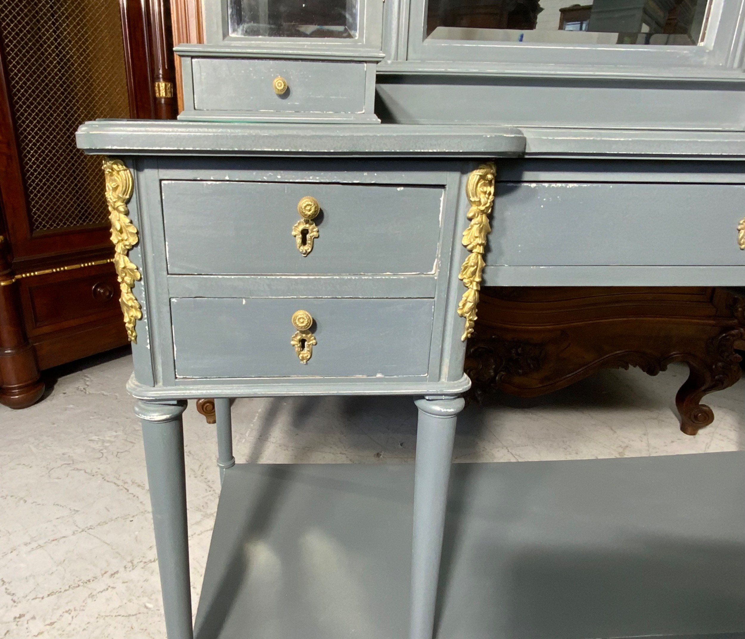Detail View 6