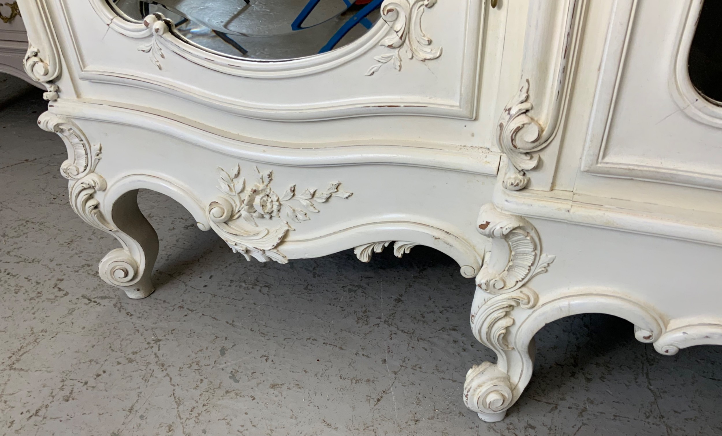 Detail View 12