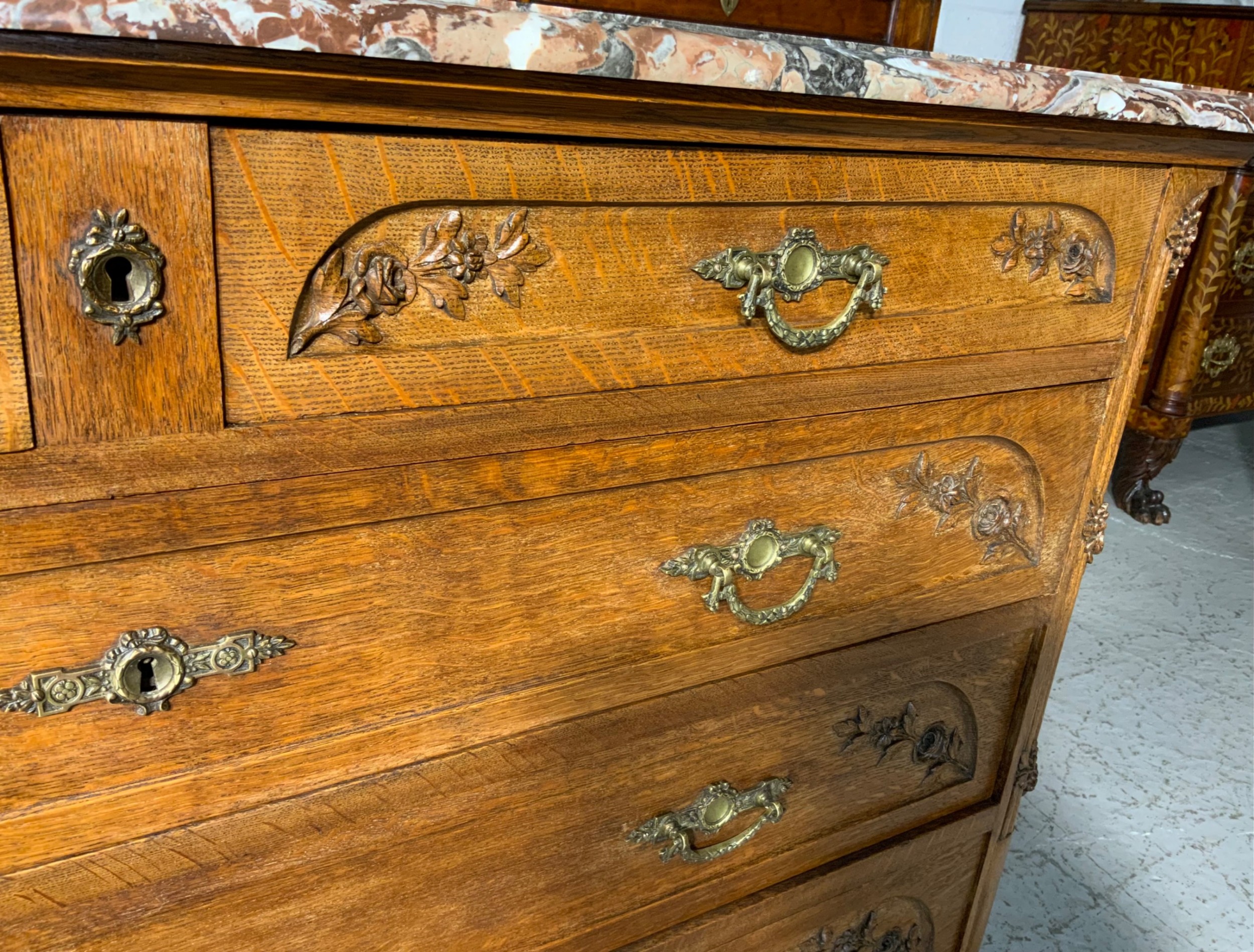 Detail View 6