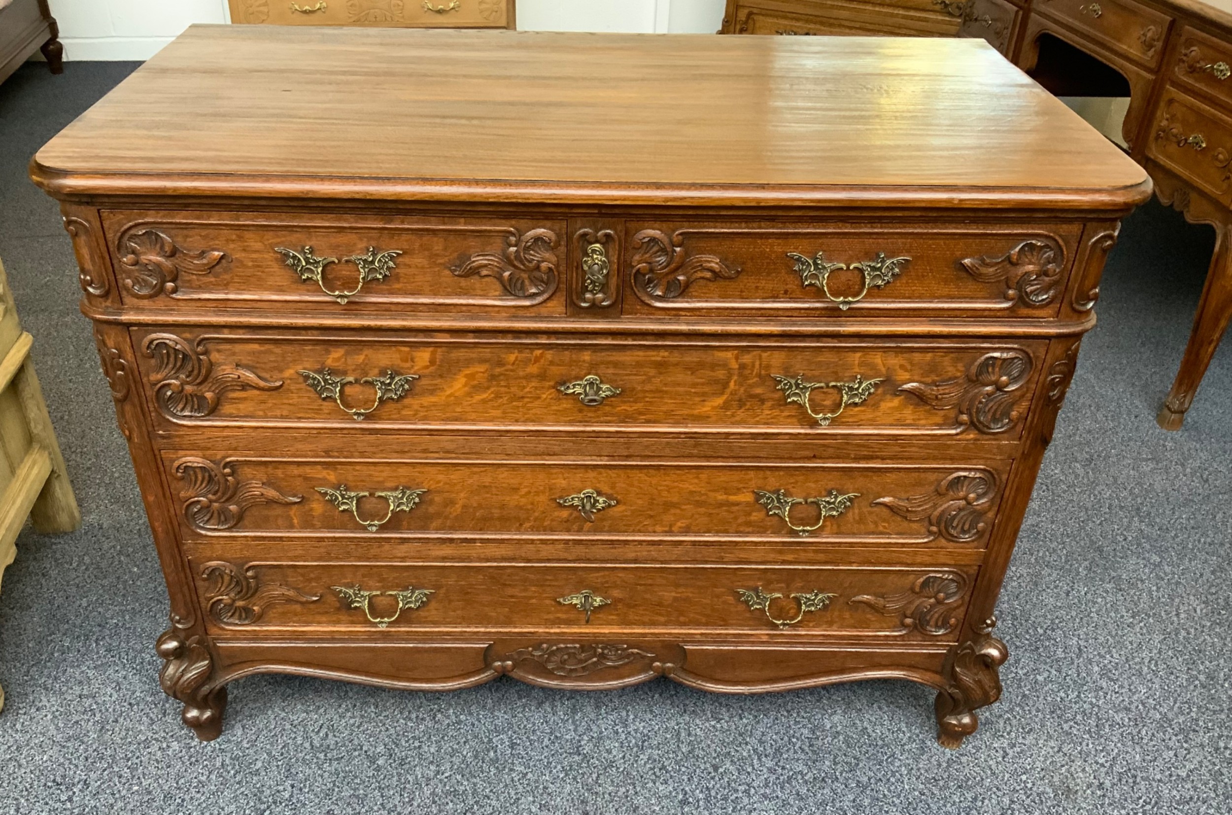 carved oak french chest of drawers - CATEGORY: ANTIQUE CHEST OF DRAWERS - DATED 1920