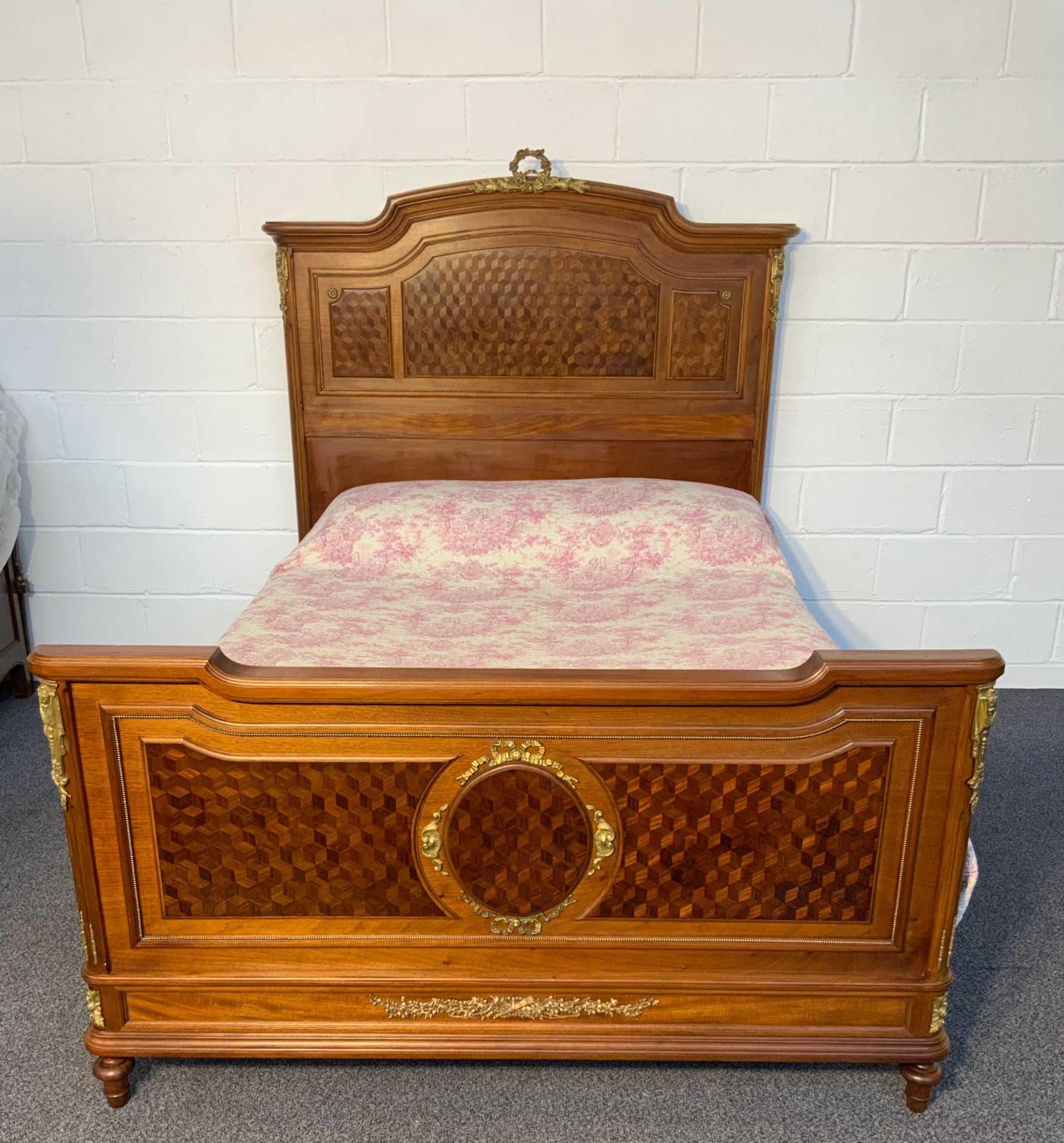 stunning kingsize french bed - CATEGORY: ANTIQUE BEDS - DATED 1910