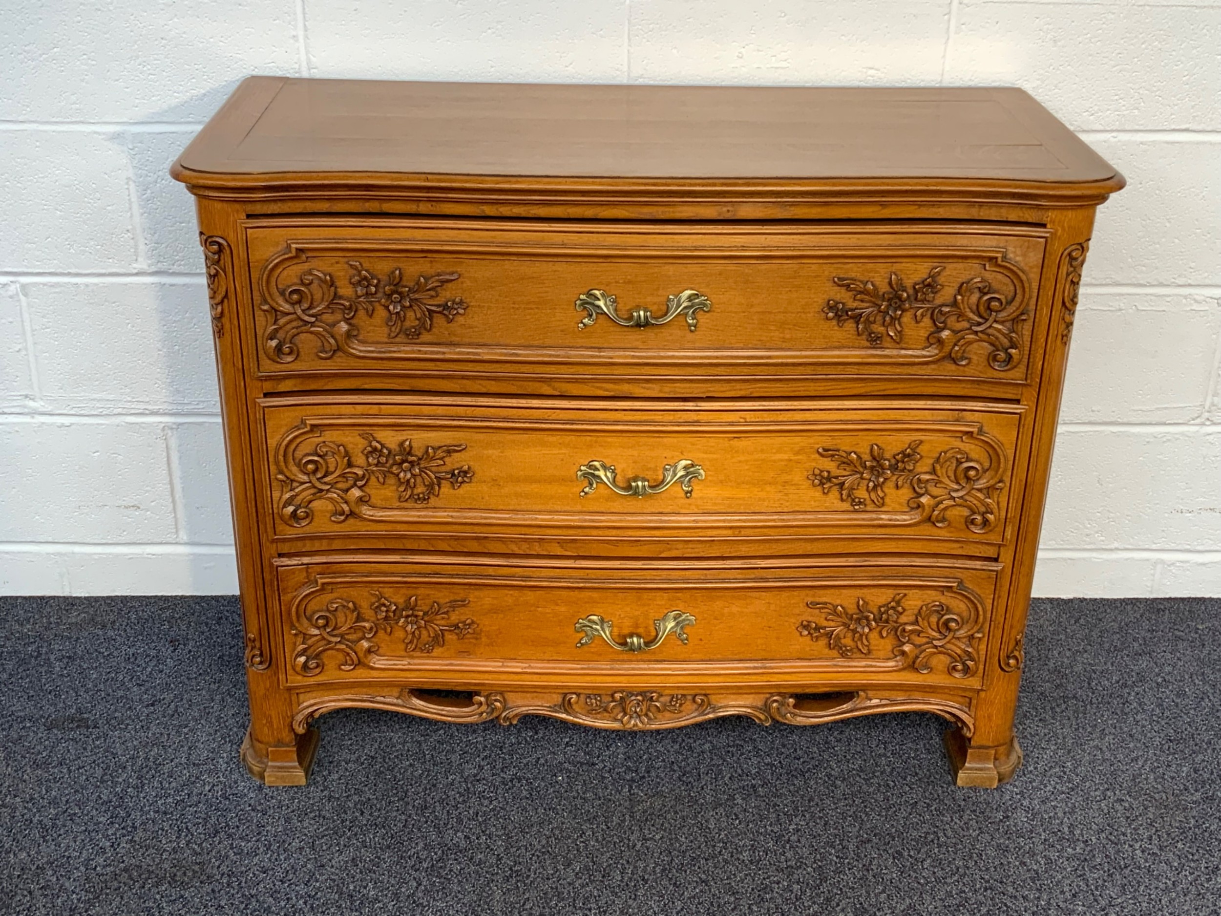 carved oak french chest of drawers - CATEGORY: ANTIQUE CHEST OF DRAWERS - DATED 1920