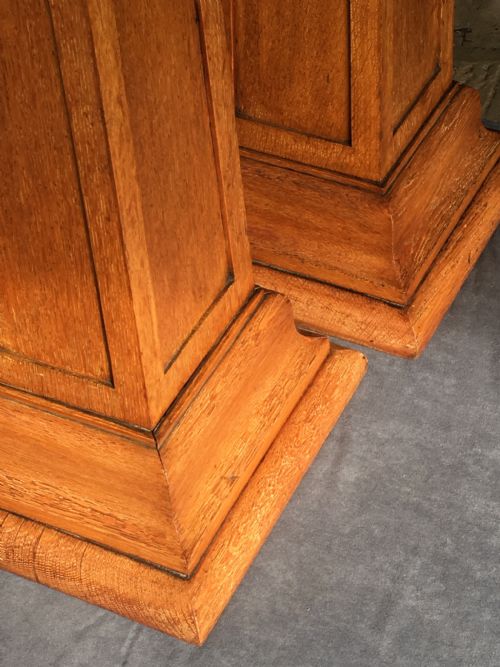 A RARE PAIR OF OAK PEDESTAL COLUMNS - ADDITIONAL PHOTO 15