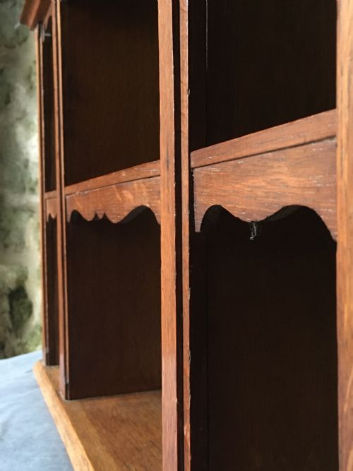 SMALL SET OF WALL SHELVES - ADDITIONAL PHOTO 9