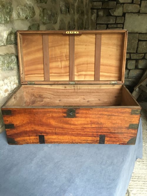BLANKET CHEST OR TRUNK IN CAMPHORWOOD - ADDITIONAL PHOTO 12