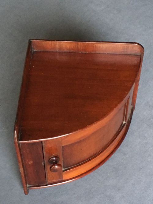 SMALL BOW FRONTED CORNER CUPBOARD - ADDITIONAL PHOTO 5