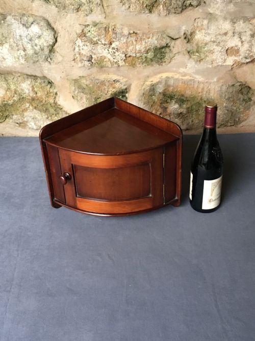 SMALL BOW FRONTED CORNER CUPBOARD - ADDITIONAL PHOTO 12