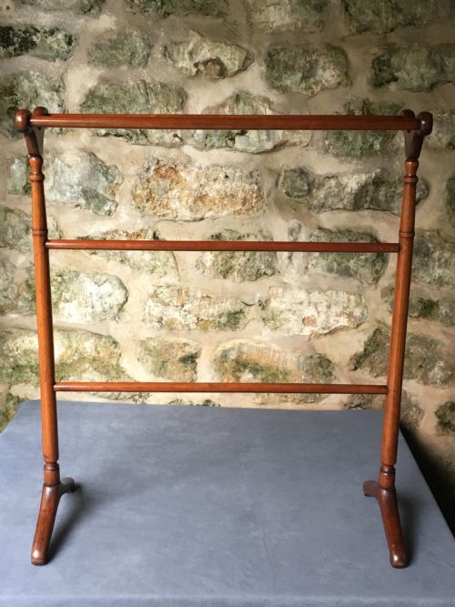 HIGH QUALITY VICTORIAN TOWEL RAIL - ADDITIONAL PHOTO 4