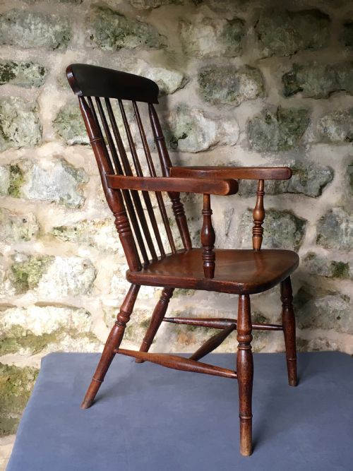 AN ATTRACTIVE WINDSOR ARMCHAIR - ADDITIONAL PHOTO 6