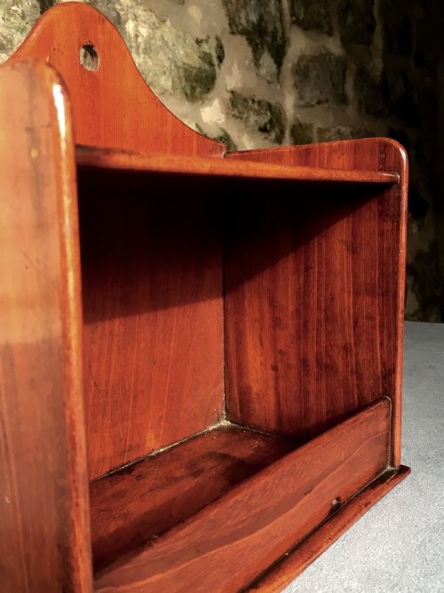 EXQUISITE WALL SHELVES IN MAHOGANY - ADDITIONAL PHOTO 9