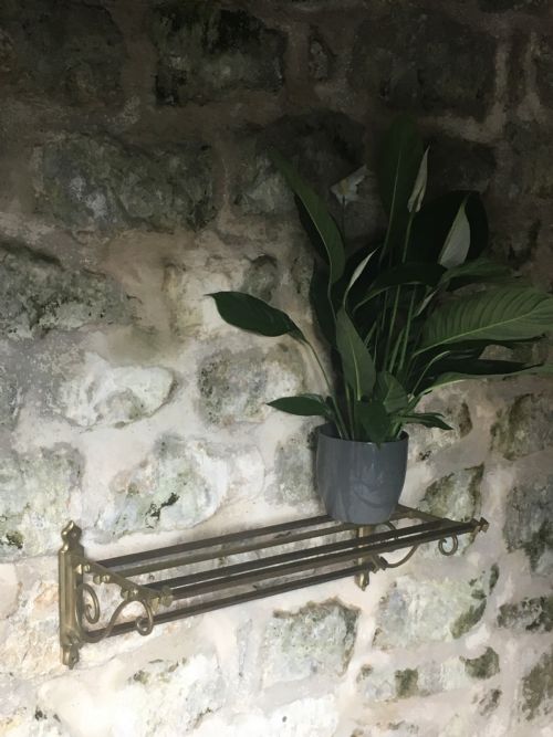 EARLY C20TH WALLMOUNTED SHELF - ADDITIONAL PHOTO 1