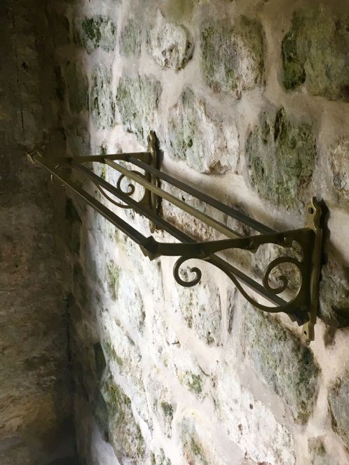 EARLY C20TH WALLMOUNTED SHELF - ADDITIONAL PHOTO 7