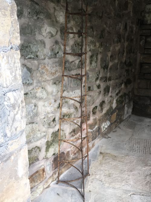 TALL PAINTED POT STAND - ADDITIONAL PHOTO 4