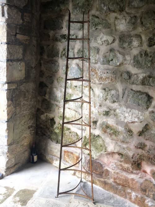 TALL PAINTED POT STAND - ADDITIONAL PHOTO 9