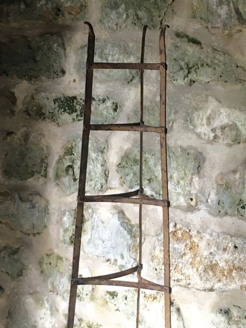 TALL PAINTED POT STAND - ADDITIONAL PHOTO 11