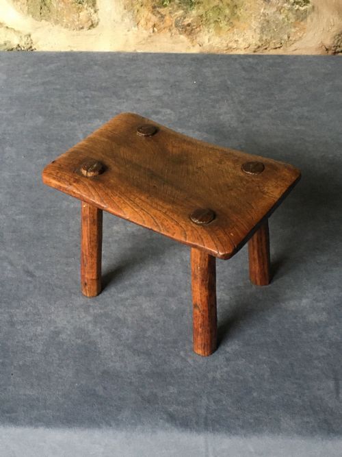 SMALL C19TH ELM STOOL - ADDITIONAL PHOTO 2