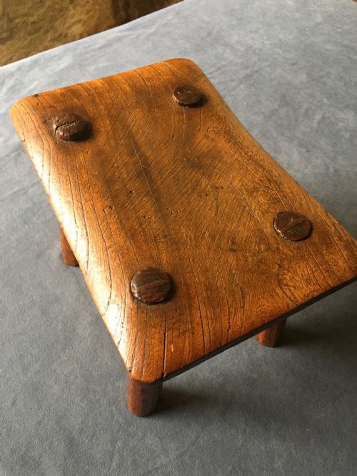 SMALL C19TH ELM STOOL - ADDITIONAL PHOTO 11