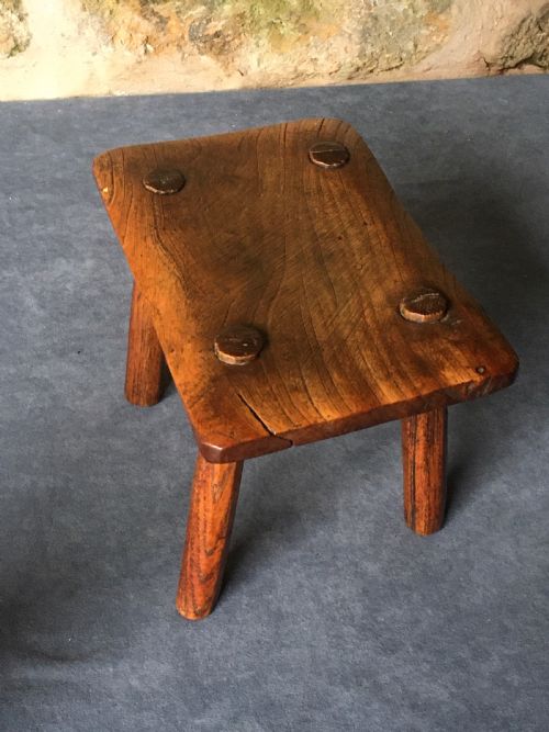 SMALL C19TH ELM STOOL - ADDITIONAL PHOTO 16