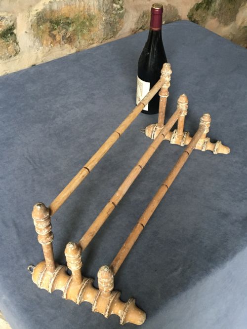 VICTORIAN WALLMOUNTED TOWEL RAIL - ADDITIONAL PHOTO 1