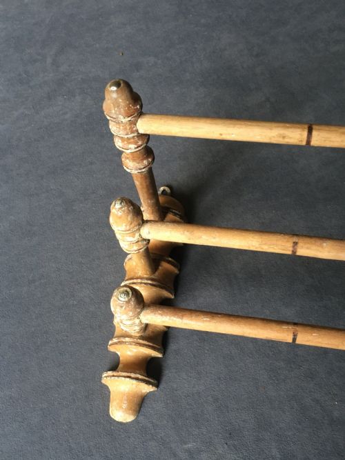 VICTORIAN WALLMOUNTED TOWEL RAIL - ADDITIONAL PHOTO 4