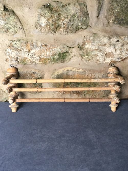 VICTORIAN WALLMOUNTED TOWEL RAIL - ADDITIONAL PHOTO 11