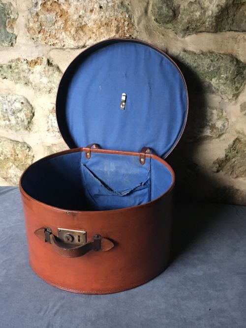 TOP QUALITY LEATHER TRAVELLING CASE - ADDITIONAL PHOTO 19