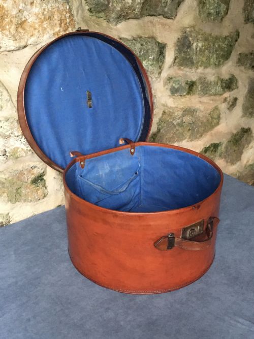 TOP QUALITY LEATHER TRAVELLING CASE - ADDITIONAL PHOTO 20