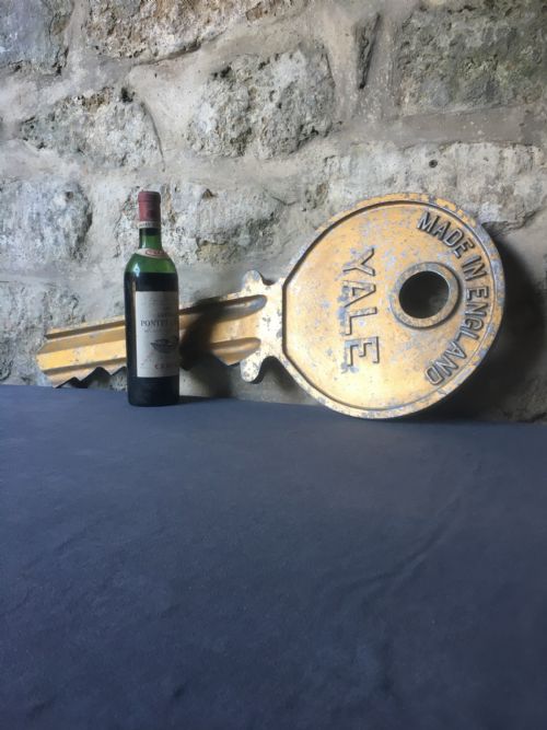 METALWARE GIANT SHOP ADVERTISING KEY - ADDITIONAL PHOTO 18