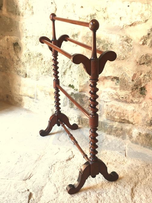 SUPERB VICTORIAN TOWEL RAIL - ADDITIONAL PHOTO 5