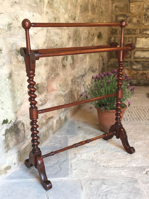 SUPERB VICTORIAN TOWEL RAIL - ADDITIONAL PHOTO 7