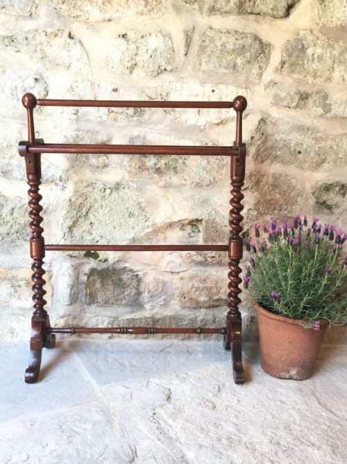 SUPERB VICTORIAN TOWEL RAIL - ADDITIONAL PHOTO 9