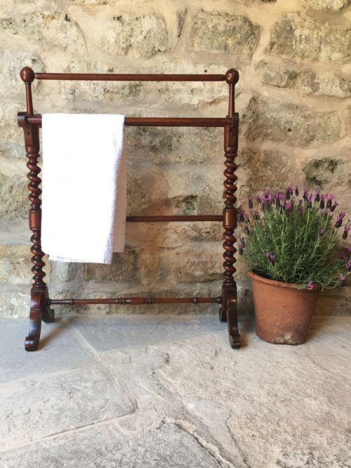SUPERB VICTORIAN TOWEL RAIL - ADDITIONAL PHOTO 10