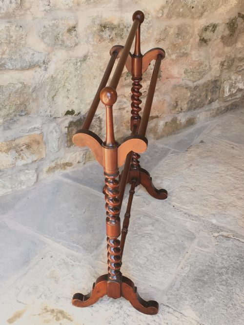 SUPERB VICTORIAN TOWEL RAIL - ADDITIONAL PHOTO 16