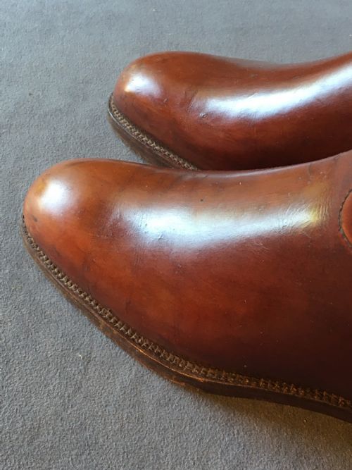 VERY FINE PAIR OF RIDING BOOTS - ADDITIONAL PHOTO 11