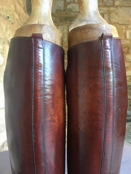 VERY FINE PAIR OF RIDING BOOTS - ADDITIONAL PHOTO 20