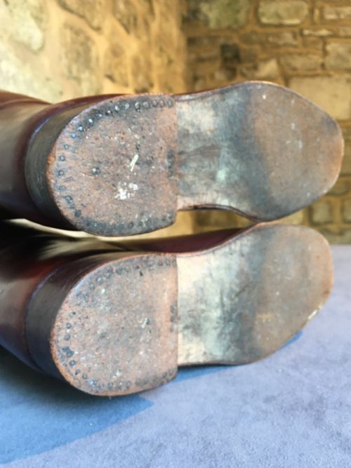 VERY FINE PAIR OF RIDING BOOTS - ADDITIONAL PHOTO 23