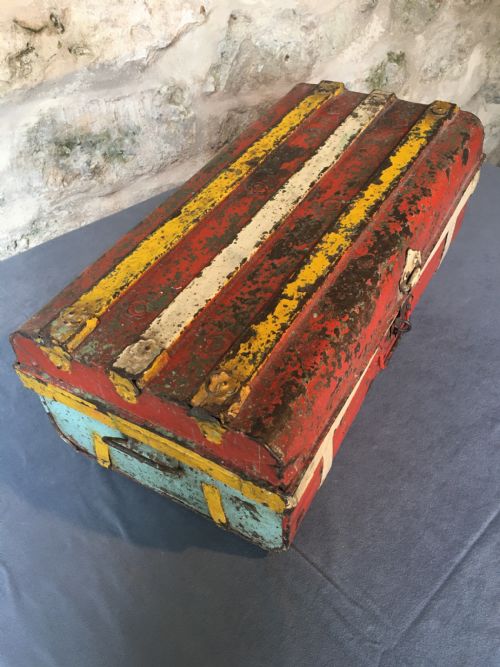 EARLY C20TH PAINTED TRUNK - ADDITIONAL PHOTO 2