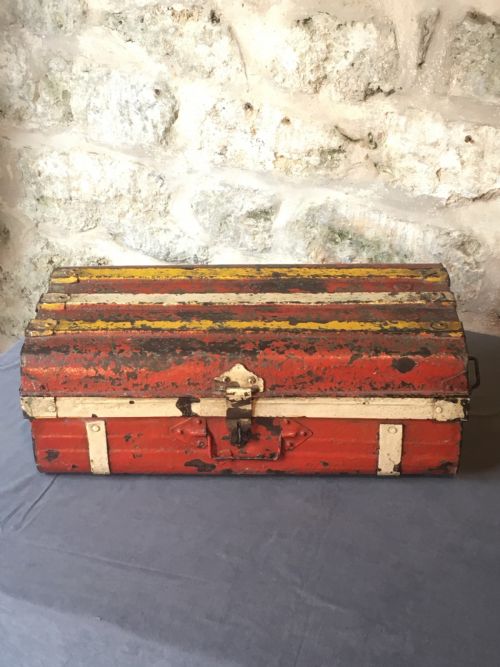 EARLY C20TH PAINTED TRUNK - ADDITIONAL PHOTO 5