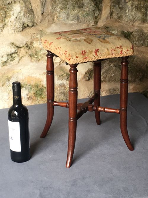 A BEAUTIFUL DRESSING TABLE STOOL - ADDITIONAL PHOTO 13