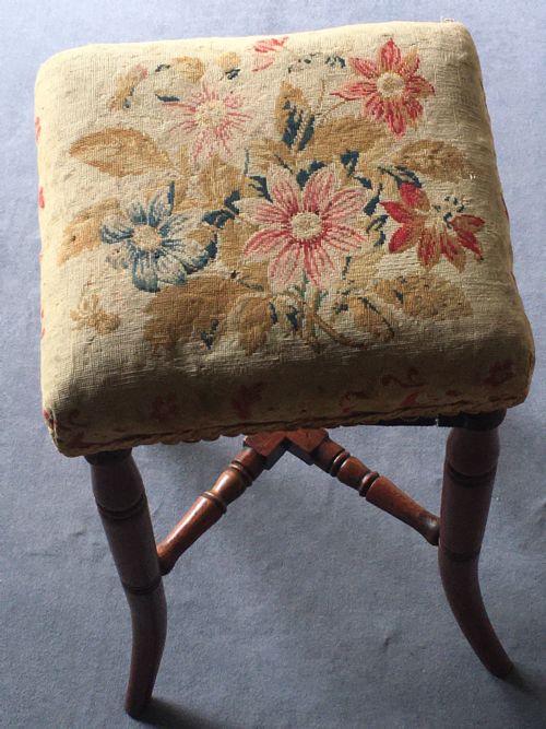 A BEAUTIFUL DRESSING TABLE STOOL - ADDITIONAL PHOTO 15