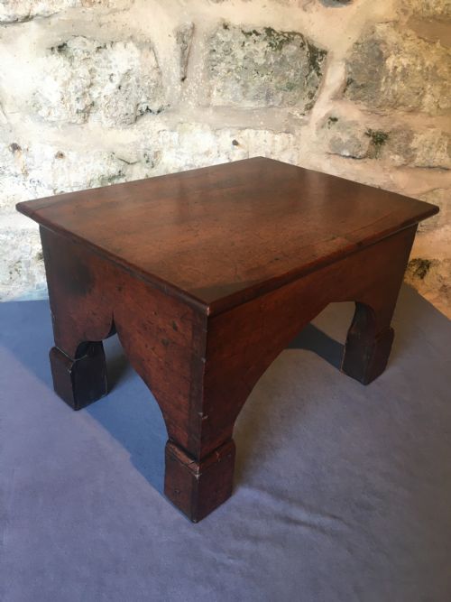 LOW GOTHIC TABLE - ADDITIONAL PHOTO 2