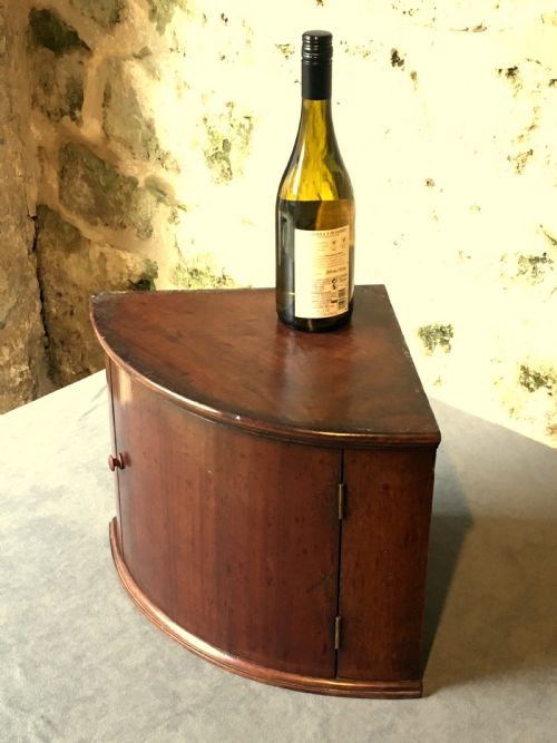 A CHARMING VICTORIAN CORNER CUPBOARD - ADDITIONAL PHOTO 3